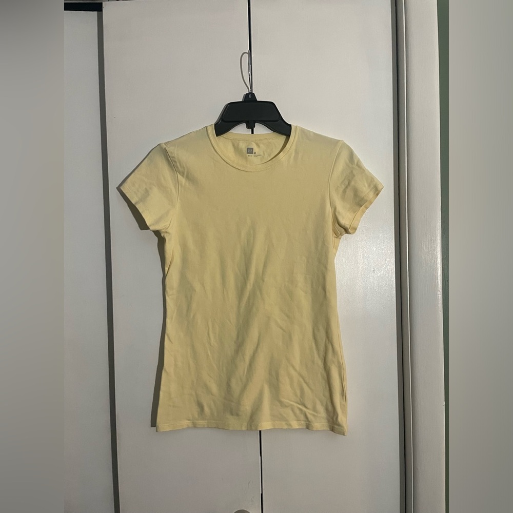 Gap Yellow Tee shirt